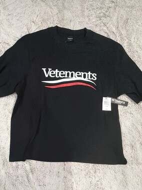 Vetements By Drill Clothing Limited Edition Logo Black Graphic T-Shirt